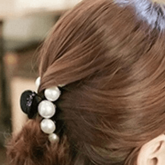 Pearl Claw Hair Clip